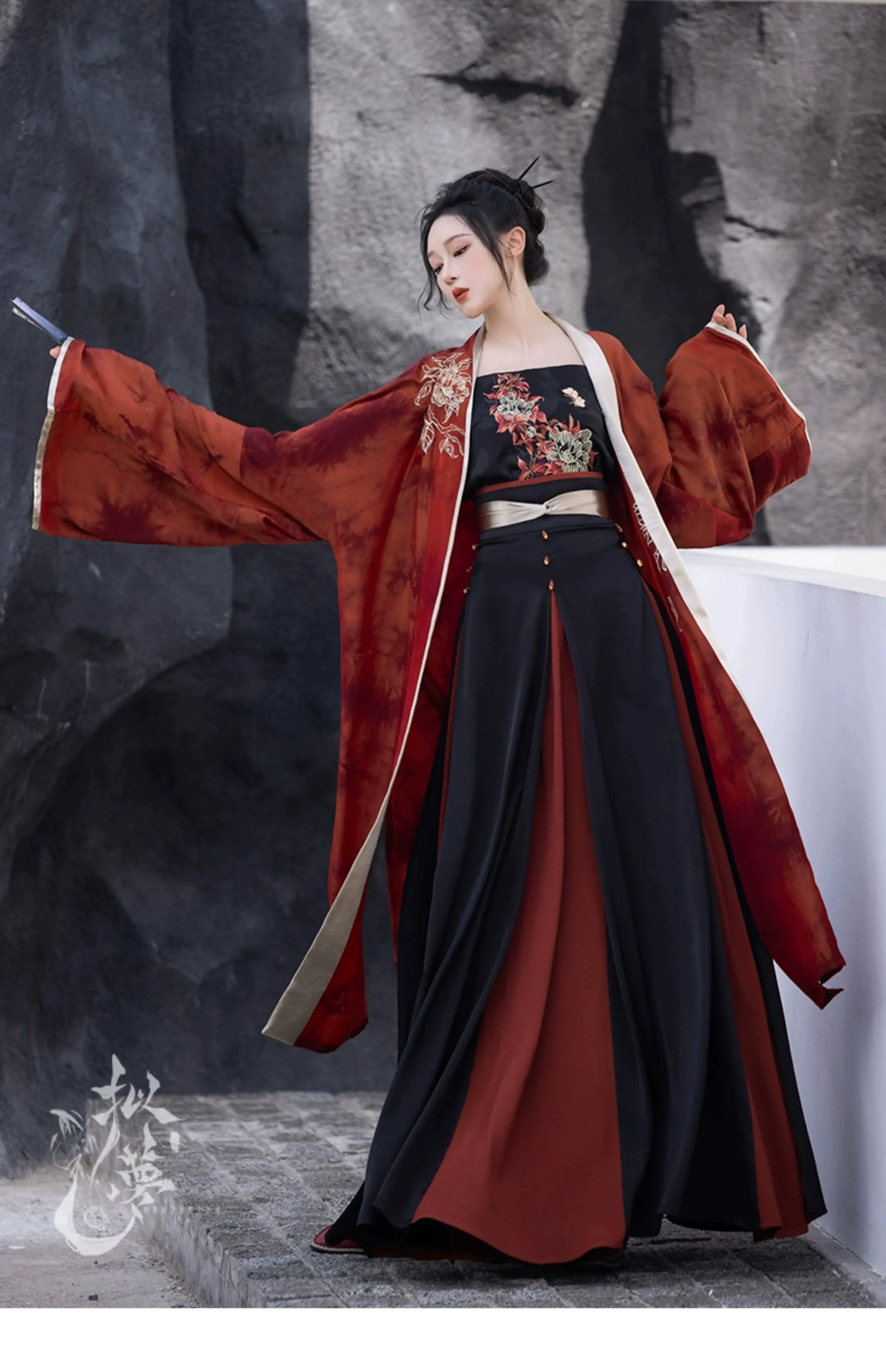 Modern horse-faced skirt from Song Dynasty | Hanfu red & black skirt
