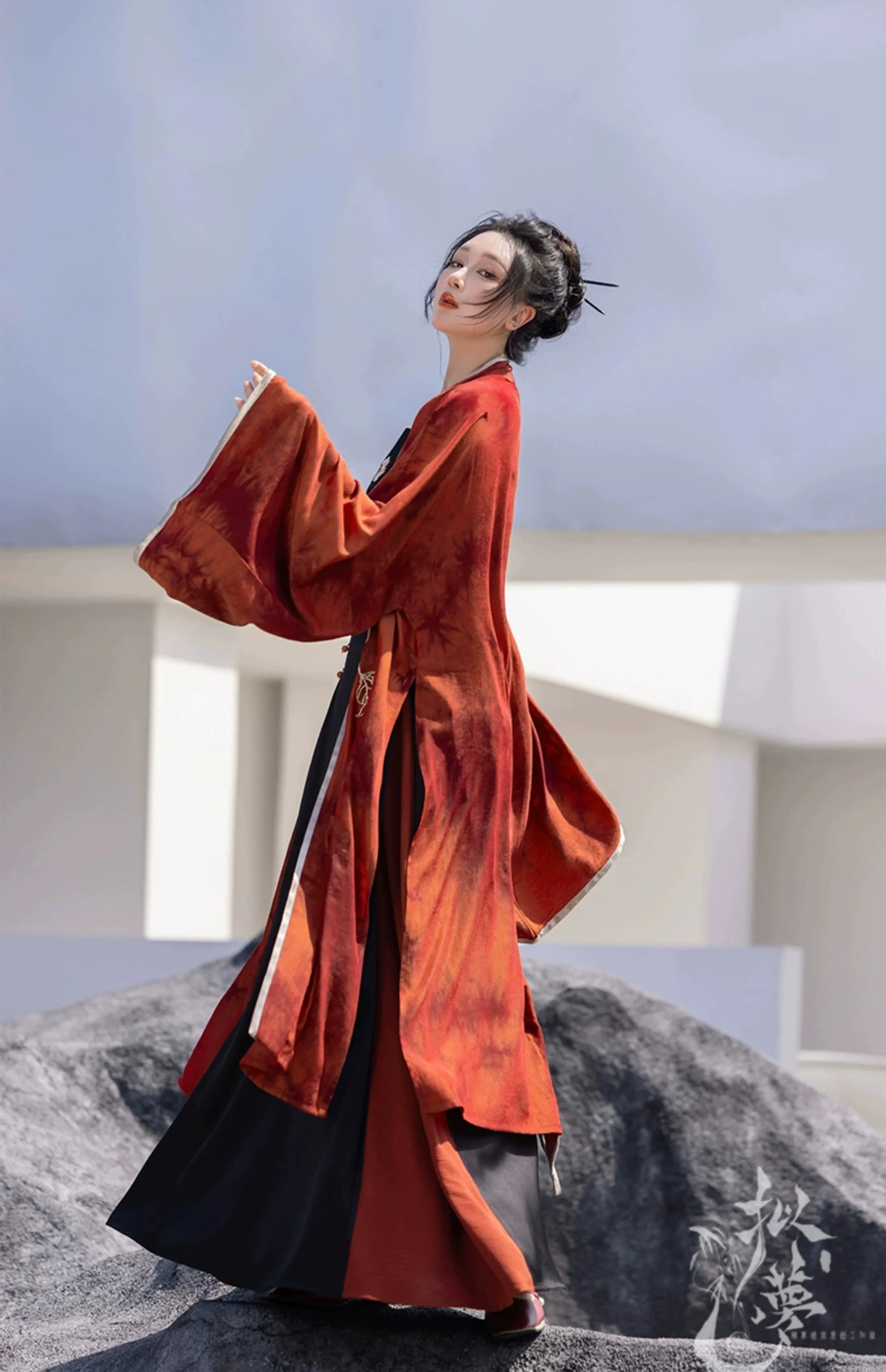 Modern horse-faced skirt from Song Dynasty | Hanfu red & black skirt