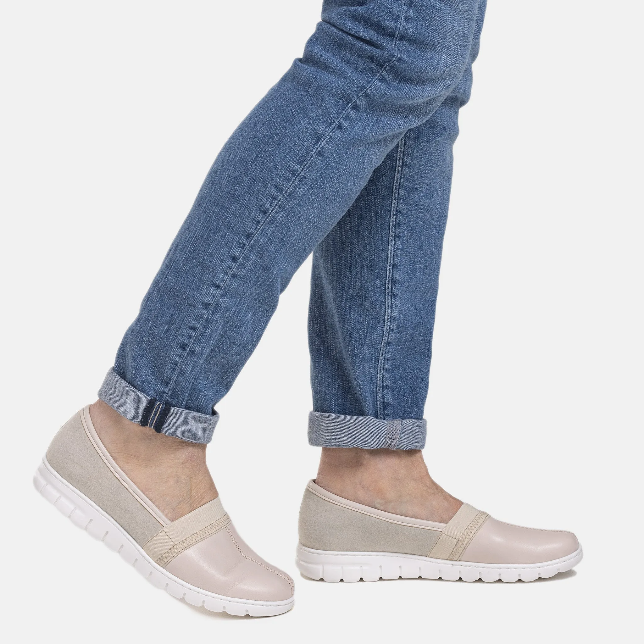 SELJA Women’s stretch vegan slip-ons