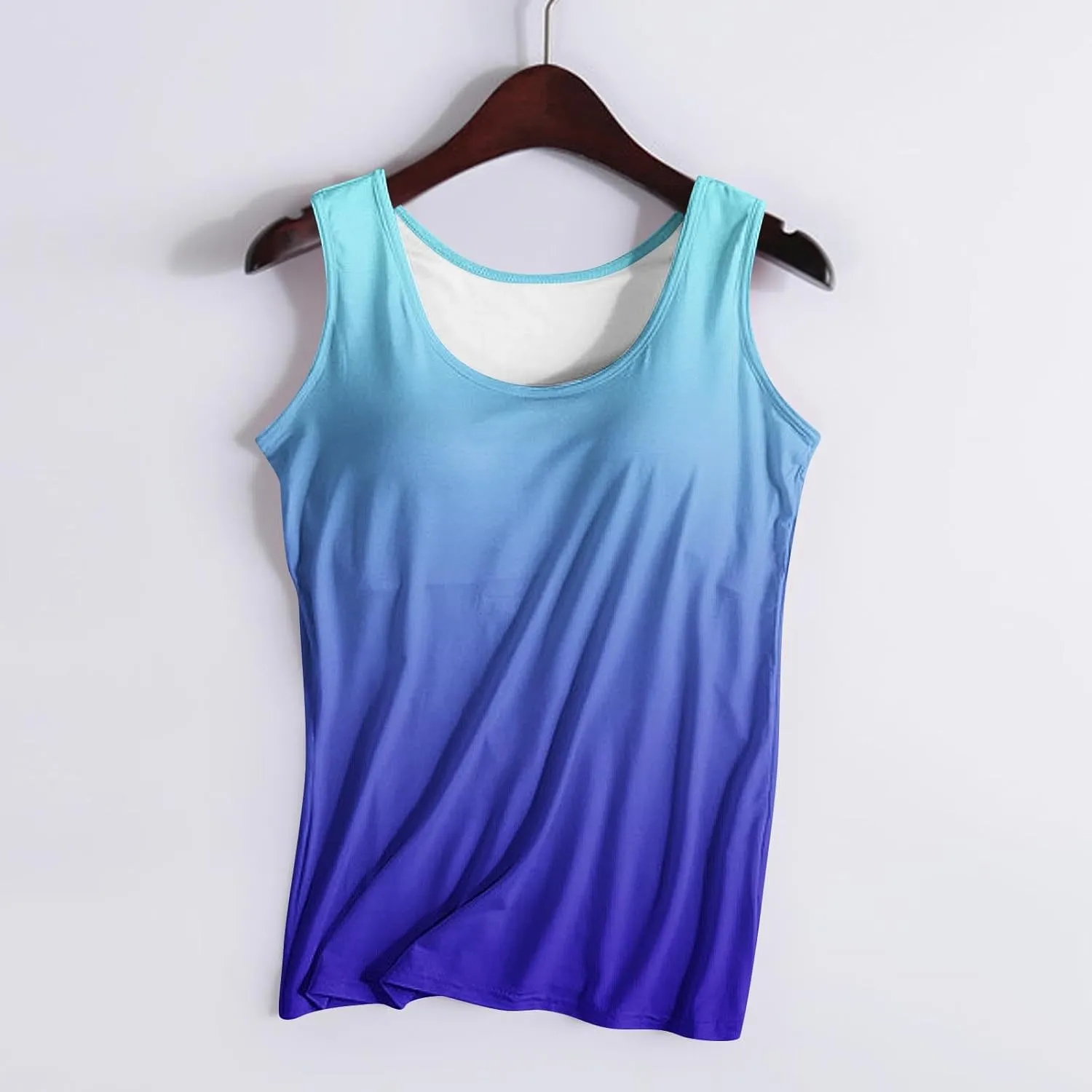 Tank Top with Built in Bra for Women 2025 Summer Gradient Sleeveless Shirts Casual Comfy Basic Camisole Undershirts