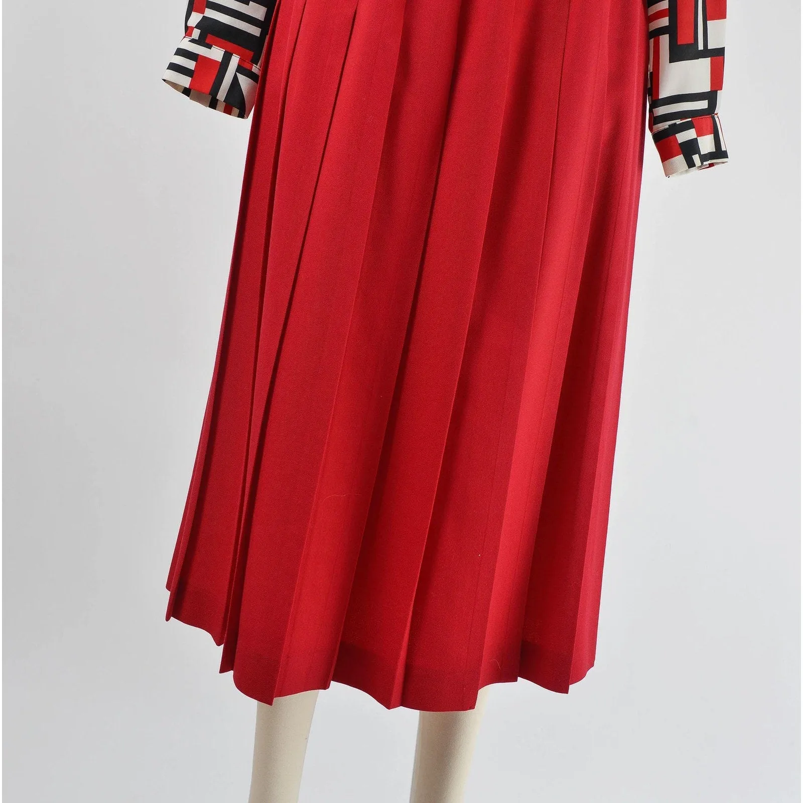 Vintage 80s Cranberry Red Skirt Twill Wool High Waisted Pleated Midi Skirt size M