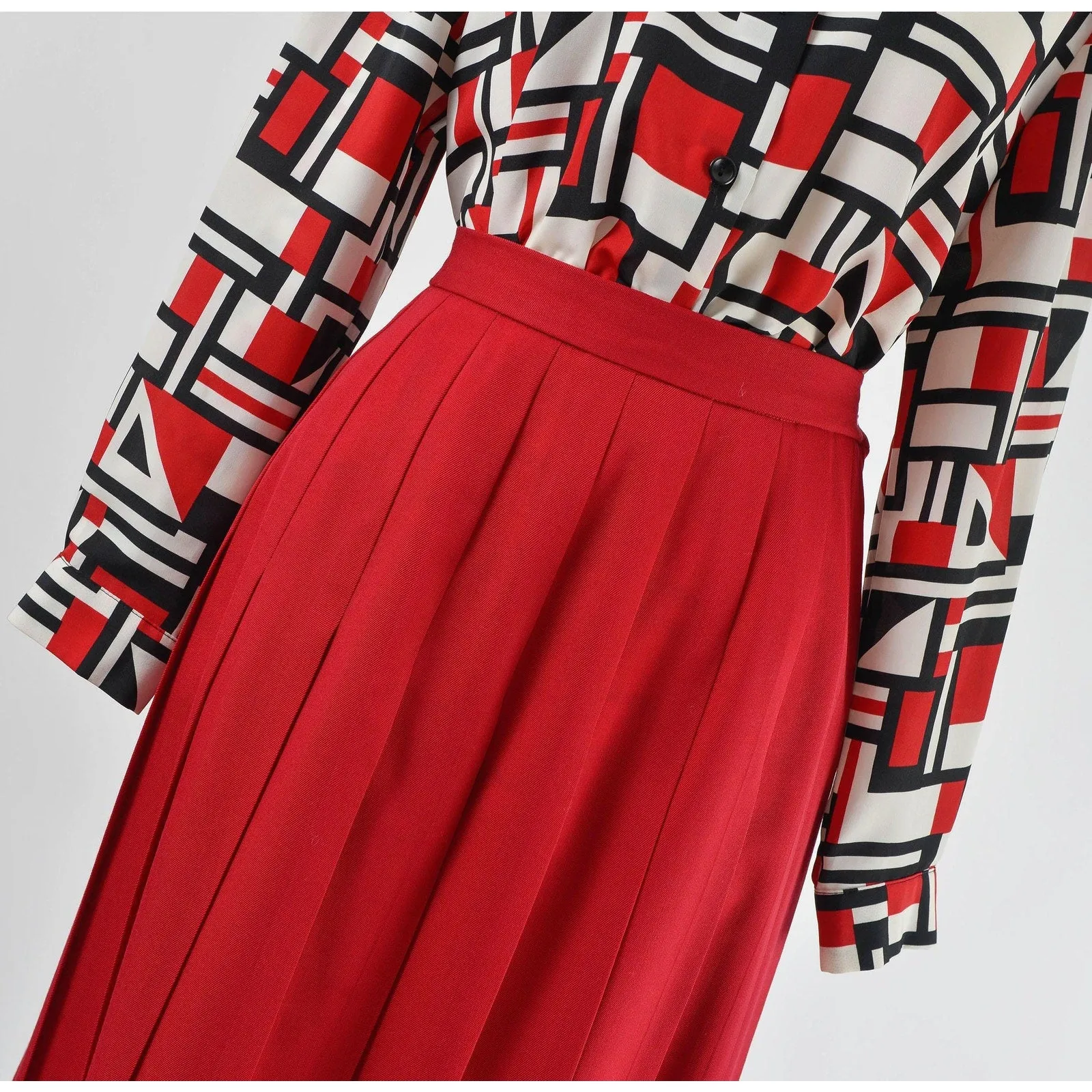 Vintage 80s Cranberry Red Skirt Twill Wool High Waisted Pleated Midi Skirt size M