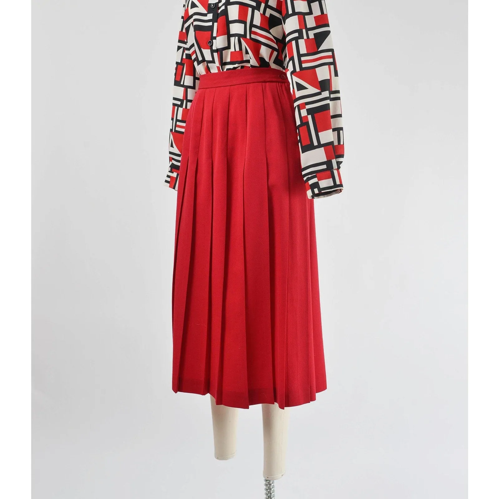 Vintage 80s Cranberry Red Skirt Twill Wool High Waisted Pleated Midi Skirt size M