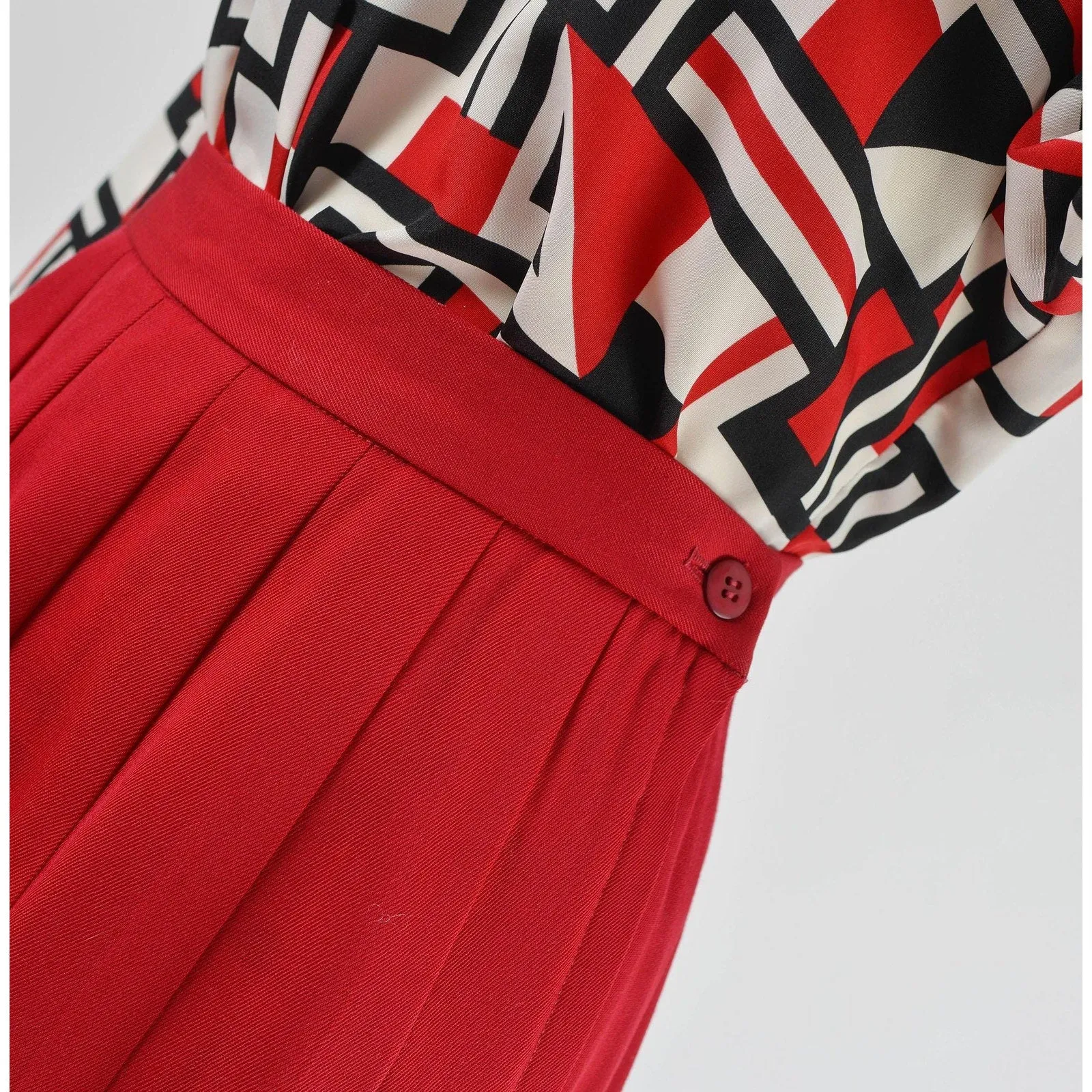 Vintage 80s Cranberry Red Skirt Twill Wool High Waisted Pleated Midi Skirt size M